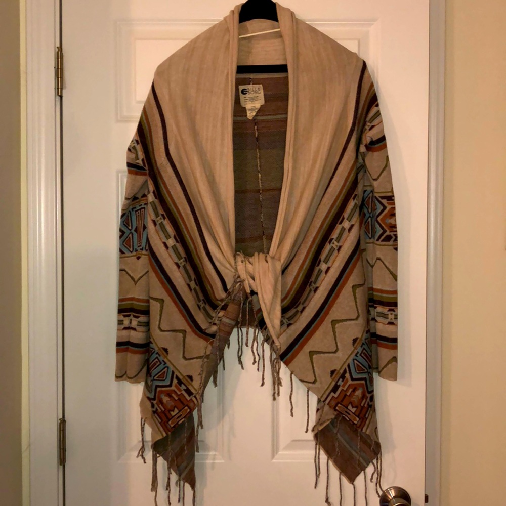 Billabong tribal sweater